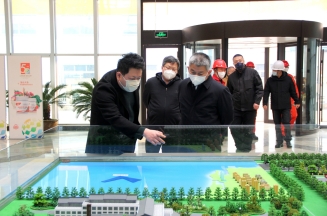 市委常委、副市長賈剛一行來潔晶檢查安全生產工作